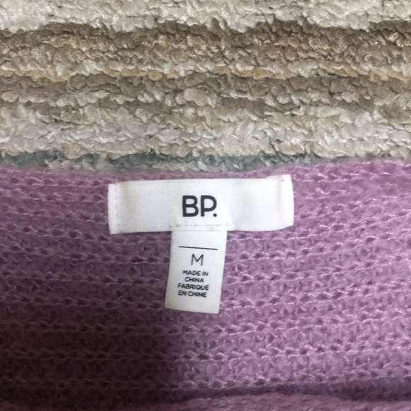 Lavender sweater with Bell sleeves - Picture 3 of 3